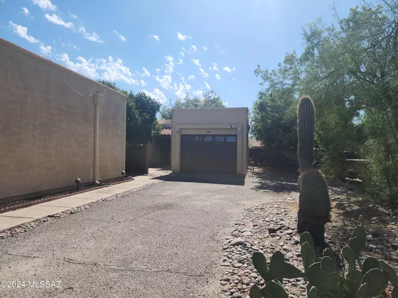 4333 W Pyracantha Drive, Tucson, AZ 85741