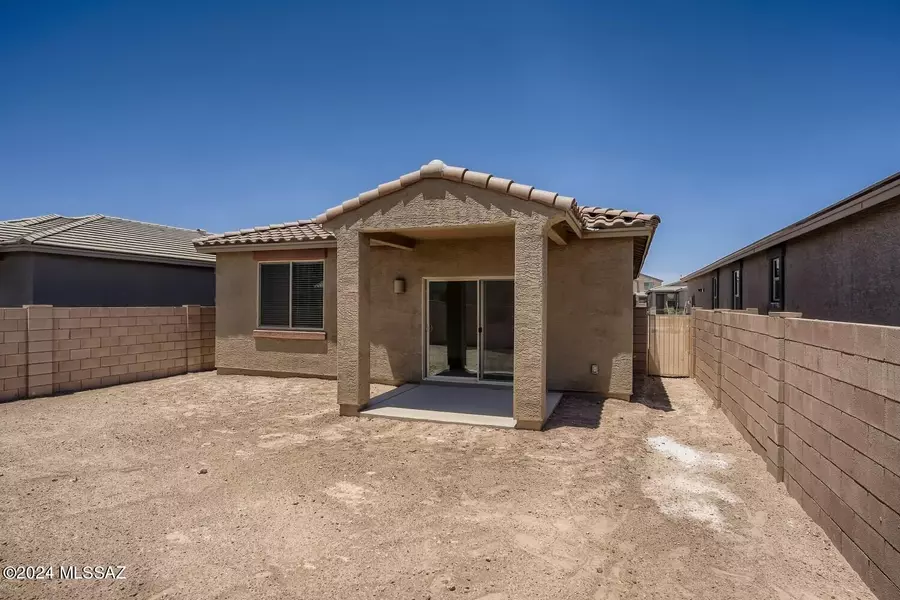 10695 W Dickerson Drive, Marana, AZ 85653