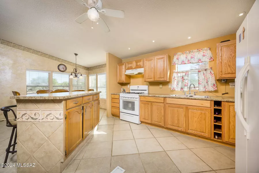 12320 W High Ridge Drive, Tucson, AZ 85736