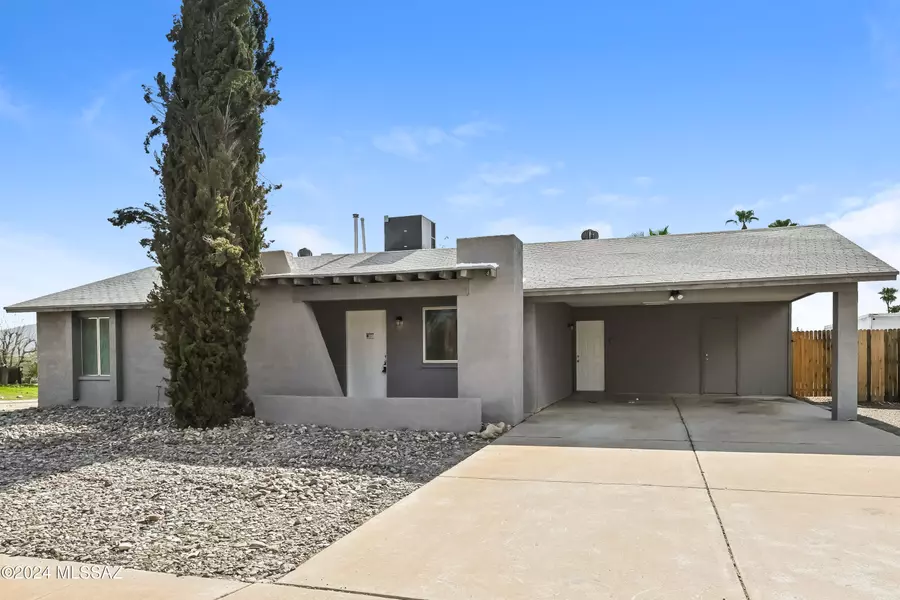 7601 N Shirley Court, Tucson, AZ 85741