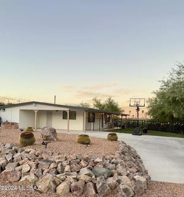 1155 N Camino Miraflores, Tucson, AZ 85745