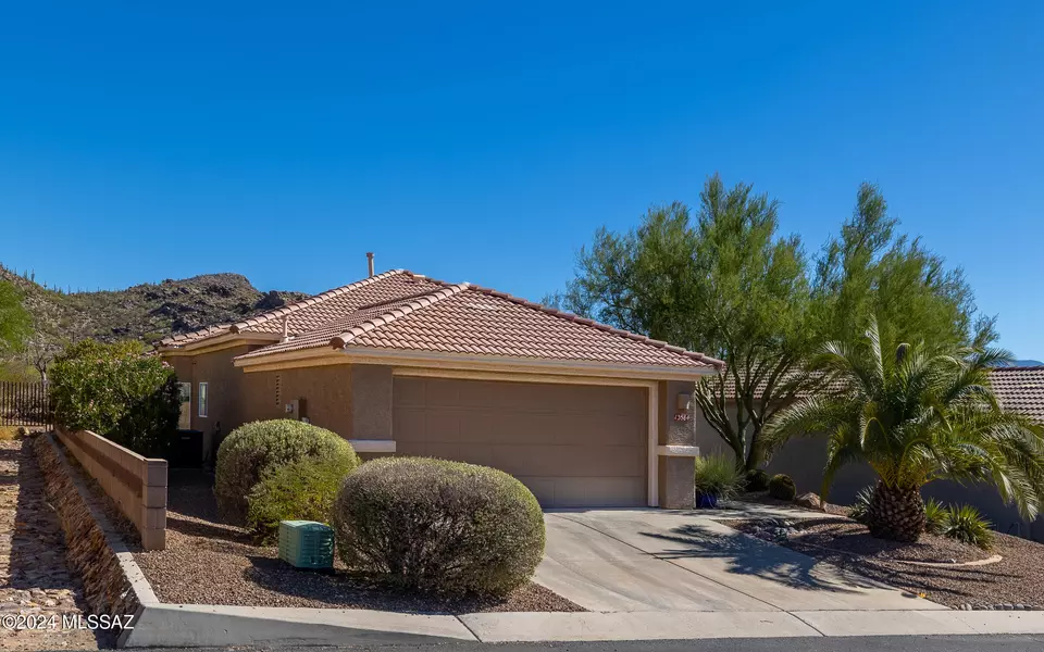 13584 N Holly Grape Drive, Marana, AZ 85658