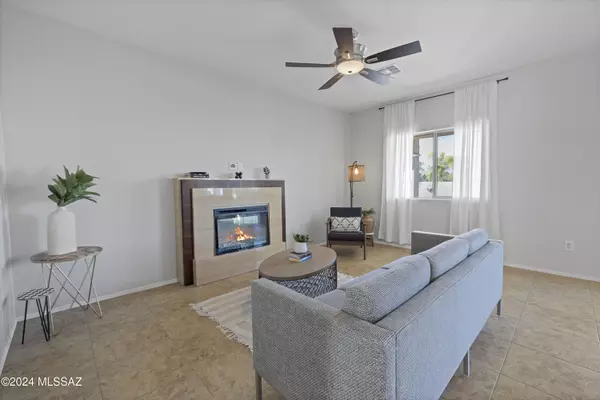 Corona De Tucson, AZ 85641,364 W RG Lee Street