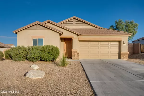 745 S Courts Redford Drive, Vail, AZ 85641