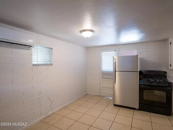 Tucson, AZ 85716,3545 E Camden Street #2