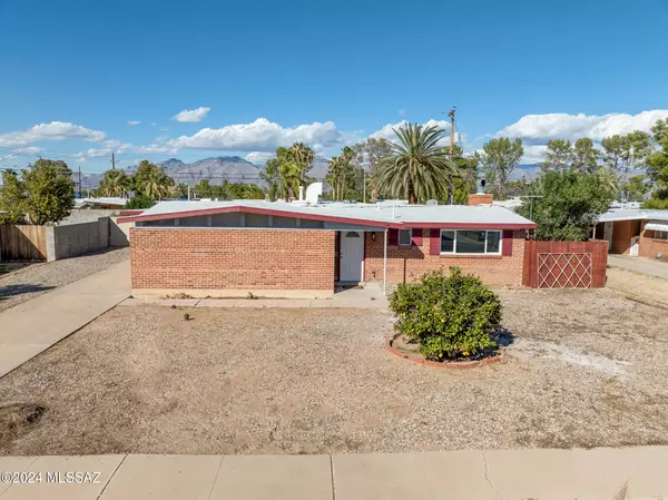 6735 E 17th Street, Tucson, AZ 85710