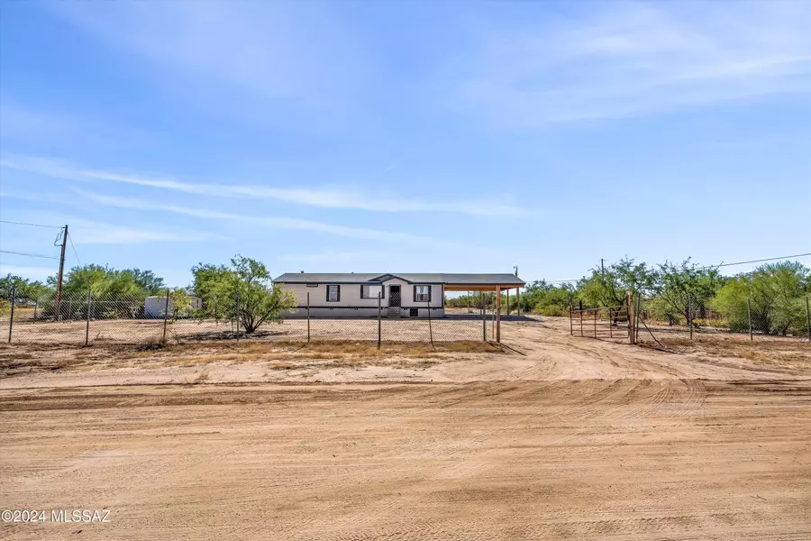 12337 W Hermans Road, Tucson, AZ 85736