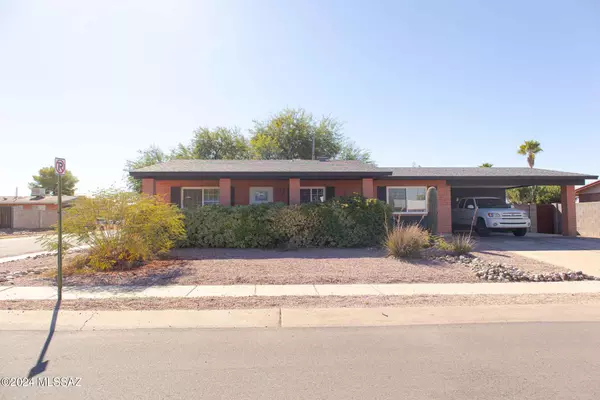 8480 E Pomegranate Street, Tucson, AZ 85730