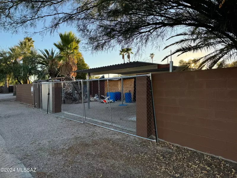 2009 N Calle Serena, Tucson, AZ 85712