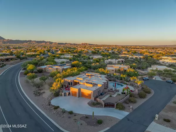 Oro Valley, AZ 85755,932 W Morning Thunder Court