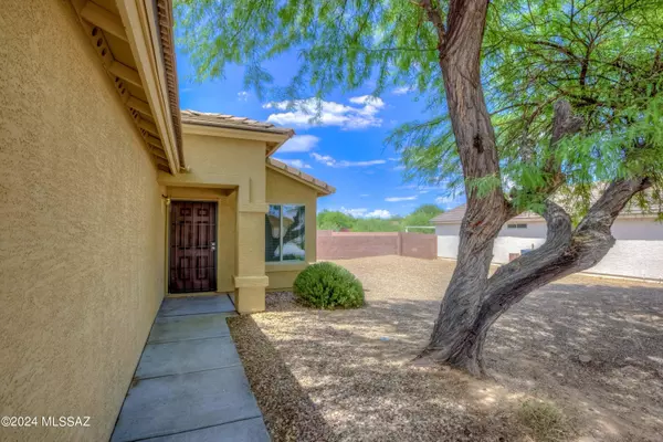 Green Valley, AZ 85614,534 W Amber Hawk Court