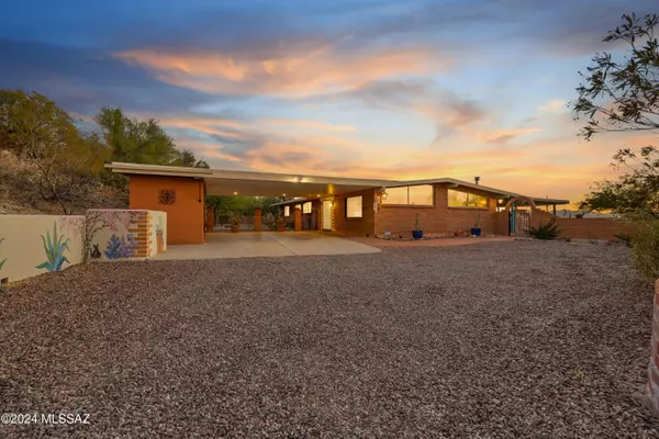 140 E Cambridge Drive, Tucson, AZ 85704