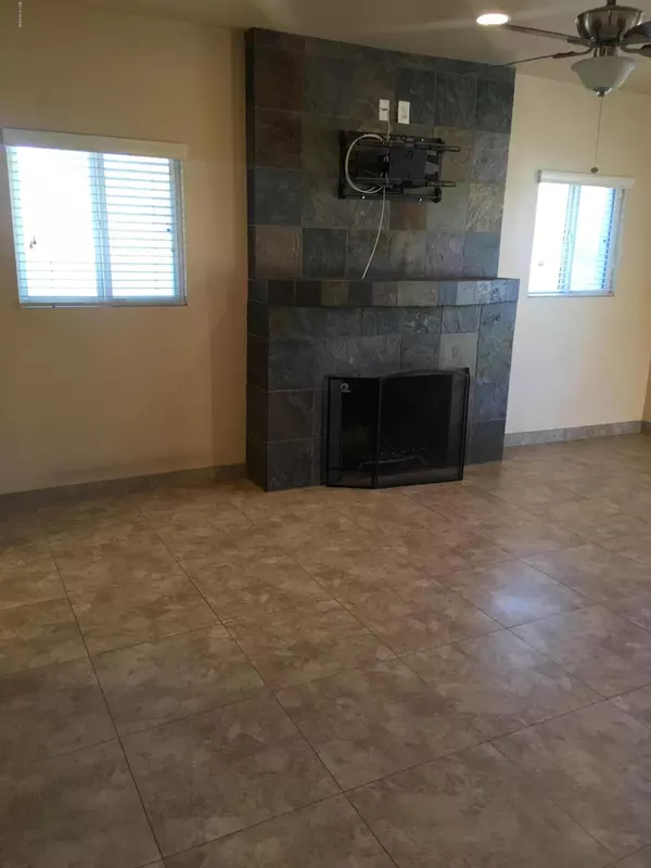 Tucson, AZ 85719,327 N Warren Avenue ##1