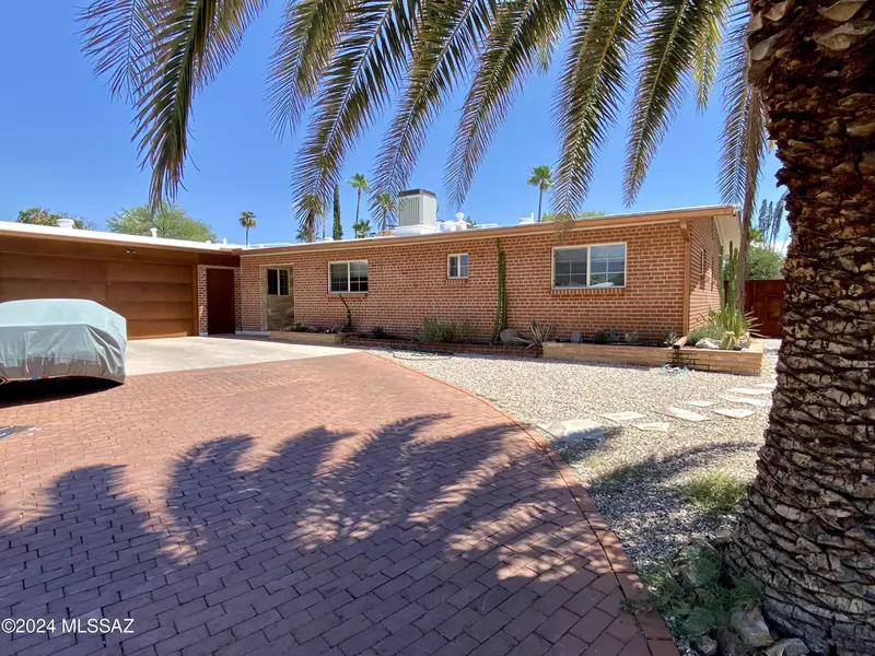 8936 E Calle Kuehn, Tucson, AZ 85715