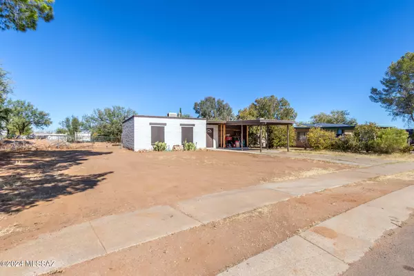 Amado, AZ 85645,4776 W De La Canoa Drive