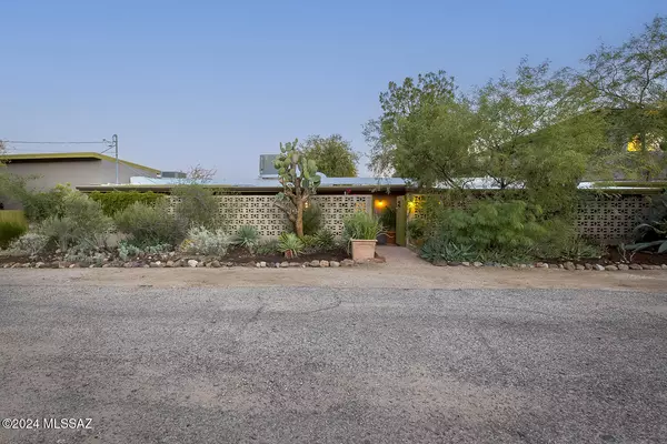 380 S Sentinel Peak Road, Tucson, AZ 85745