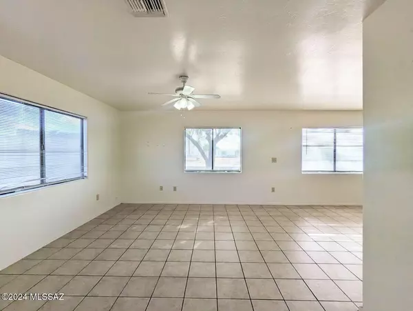 Tucson, AZ 85756,333 E Elvira Road #1