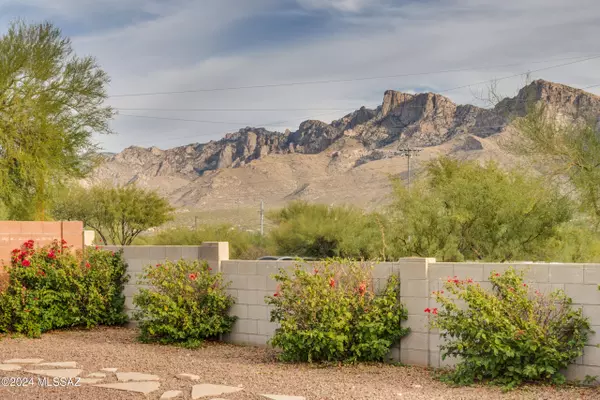 Oro Valley, AZ 85737,671 W Sendero Claro