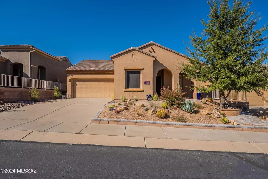 5880 S Painted Canyon Drive, Green Valley, AZ 85622