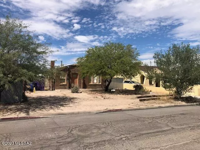 Tucson, AZ 85719,323 N Warren Avenue #17