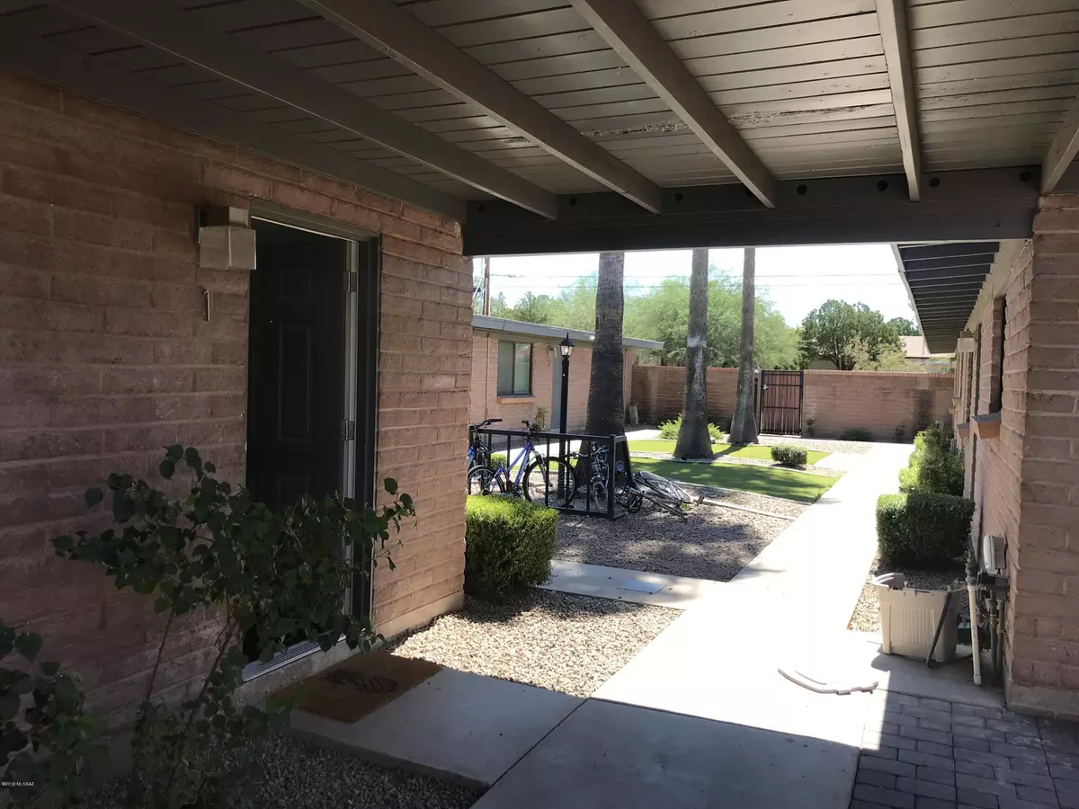 Tucson, AZ 85719,1002 E Lester Street #2