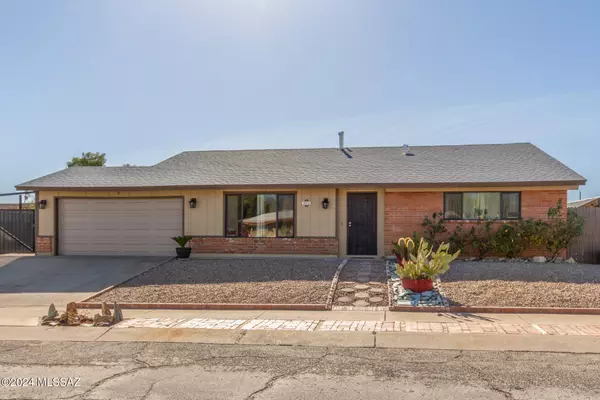 9472 E Calle Cascada, Tucson, AZ 85715