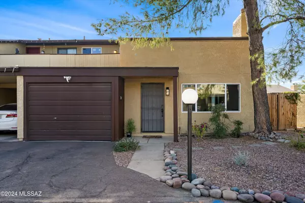 860 E Horsetail Lane, Tucson, AZ 85719