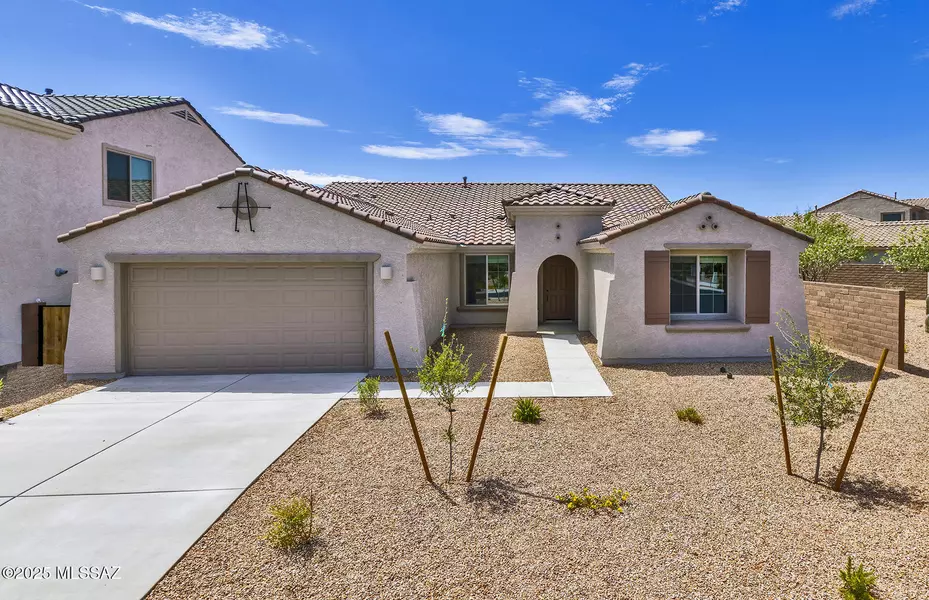 13450 E Silverra Place, Tucson, AZ 85747