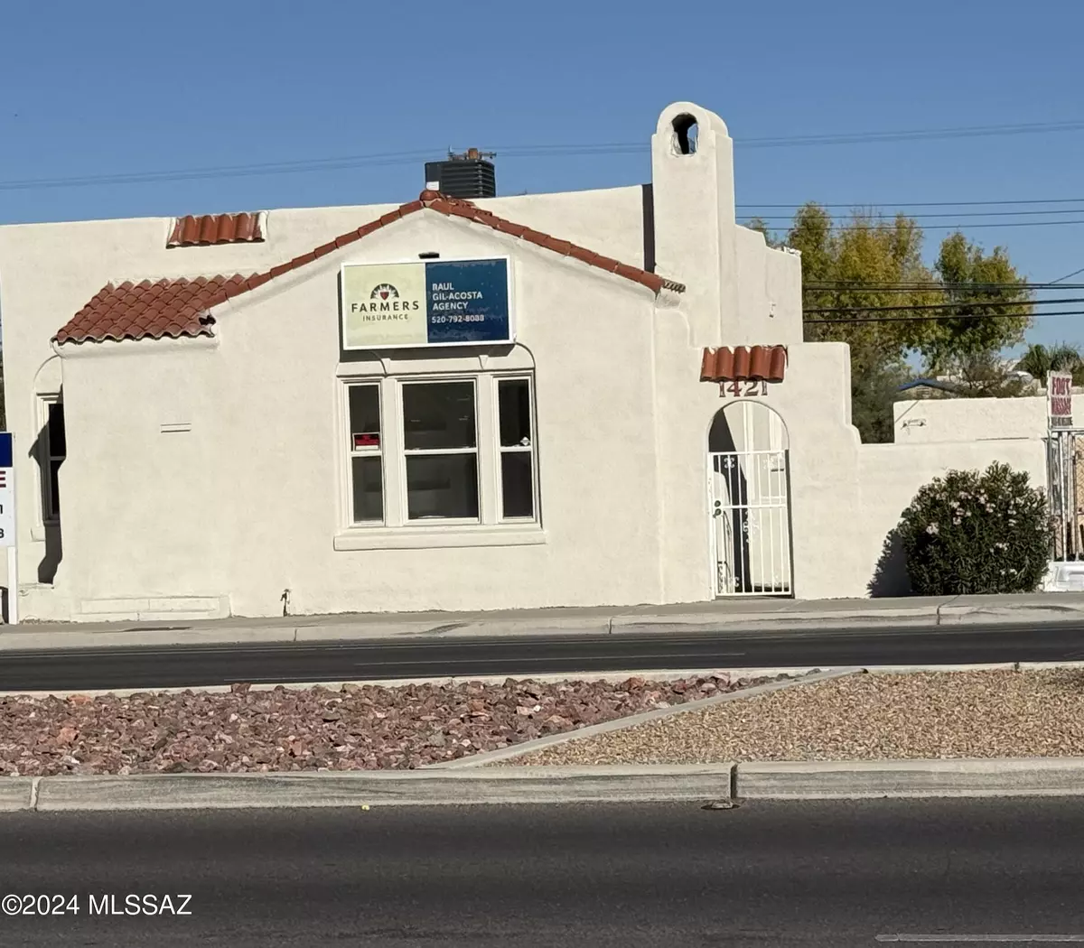 Tucson, AZ 85719,1421 E Broadway Boulevard