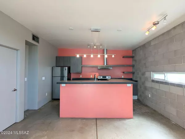 Tucson, AZ 85712,3431 E Presidio Road #1