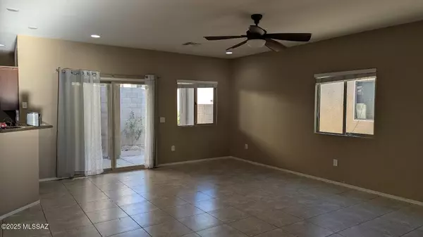 8954 N Country Cove Trail, Tucson, AZ 85742