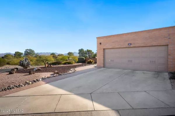 Green Valley, AZ 85622,721 W Desert Trail