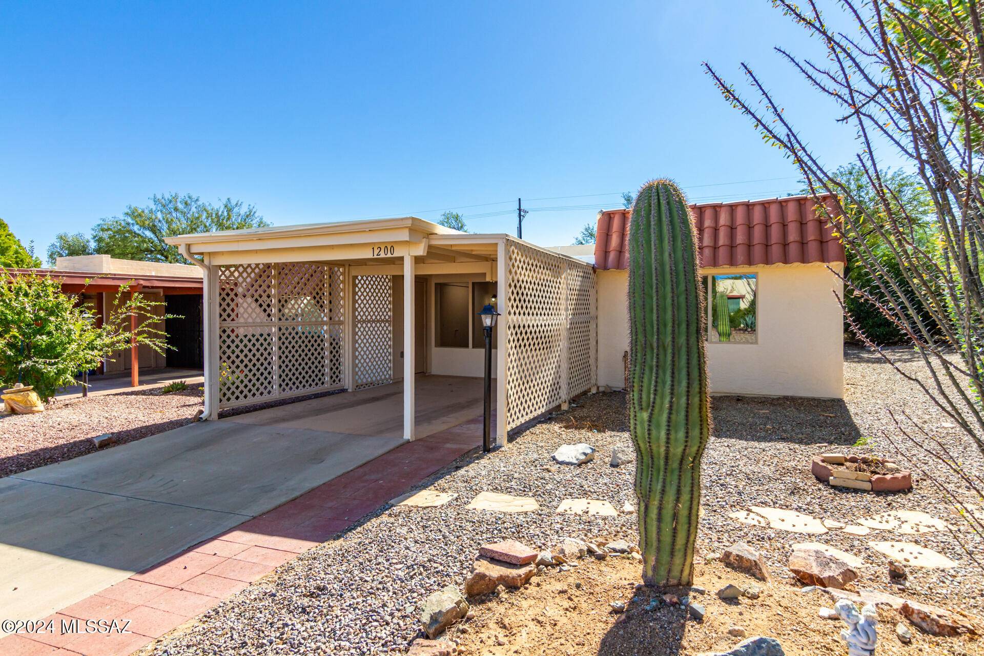 1200 S Alpine Circle, Green Valley, AZ 85614