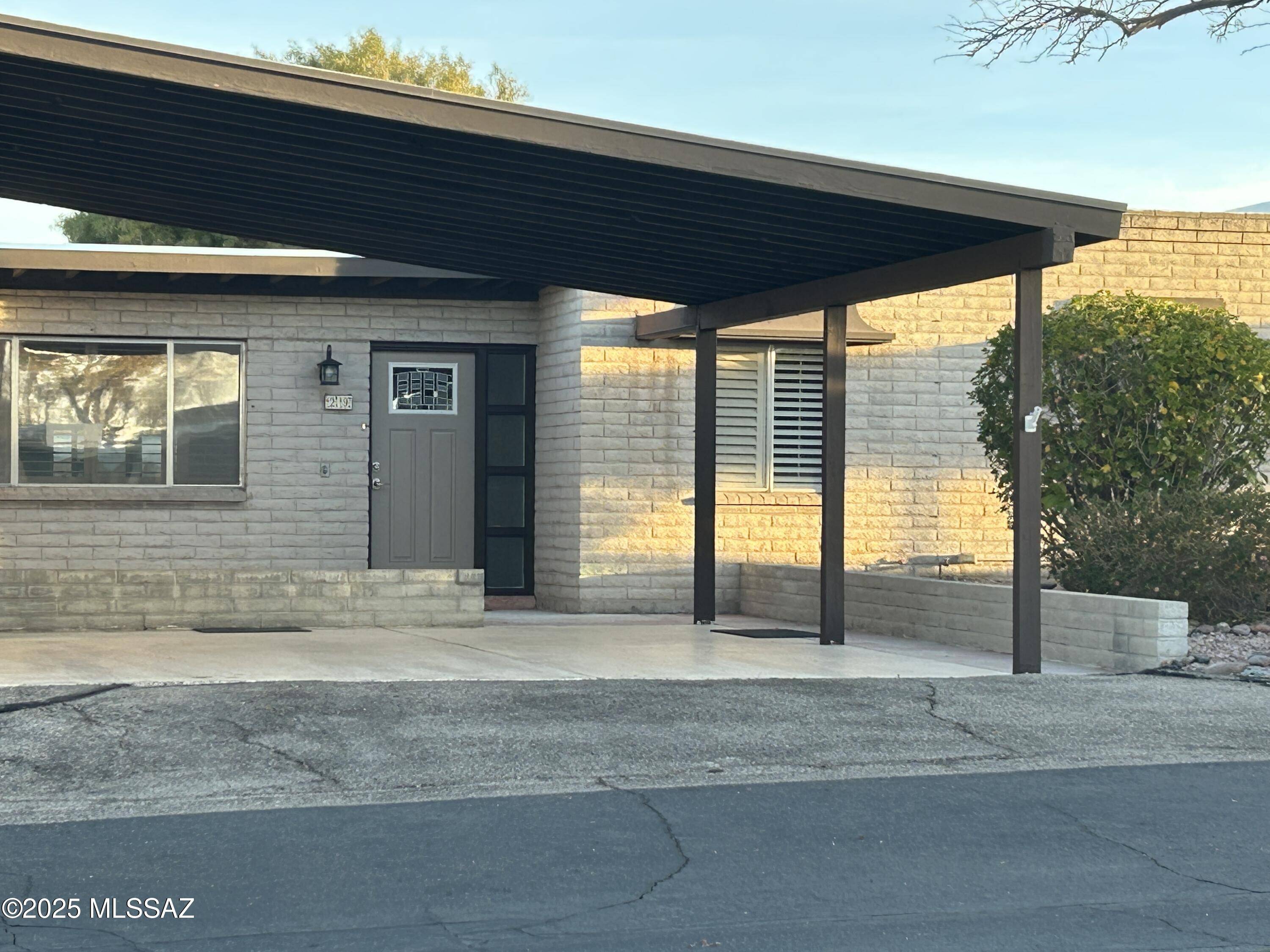 29 E Mediterranean DriveE, Oro Valley, AZ 85704