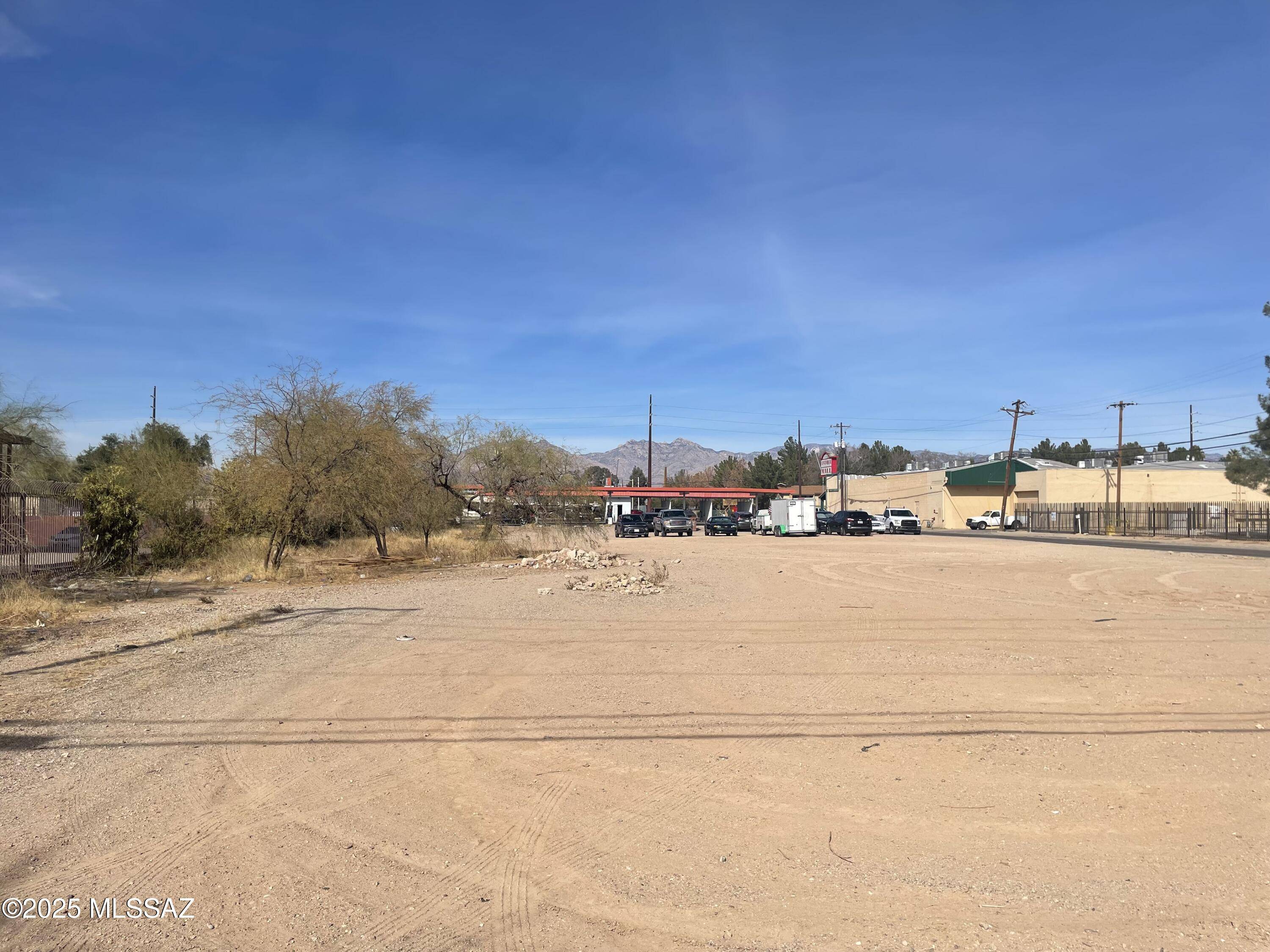 N Beverly Avenue #0, Tucson, AZ 85711