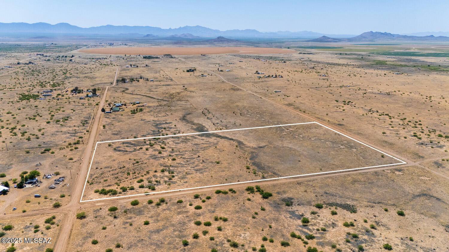18 Acres Mockingbird Road #117&124, Pearce, AZ 85625