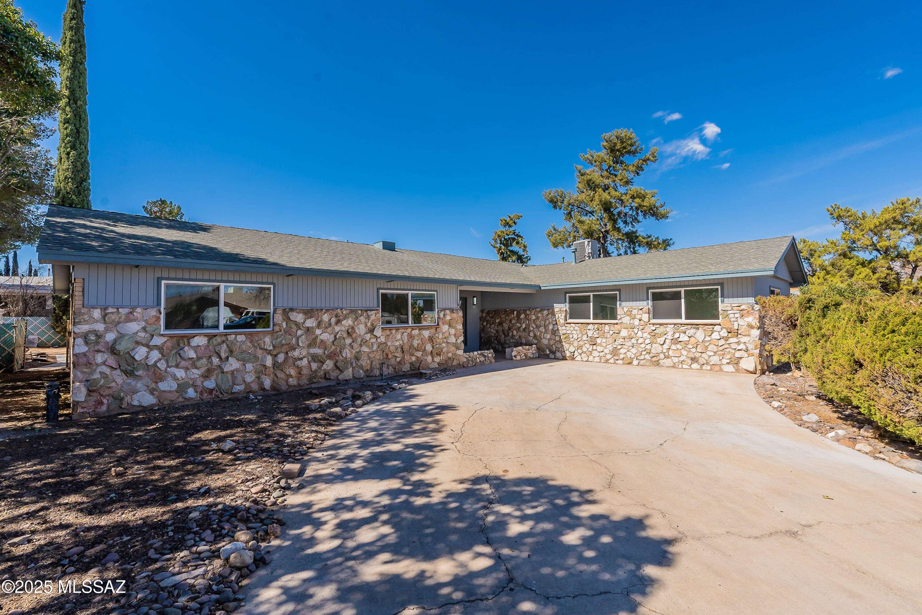 4496 Queens Way, Sierra Vista, AZ 85635