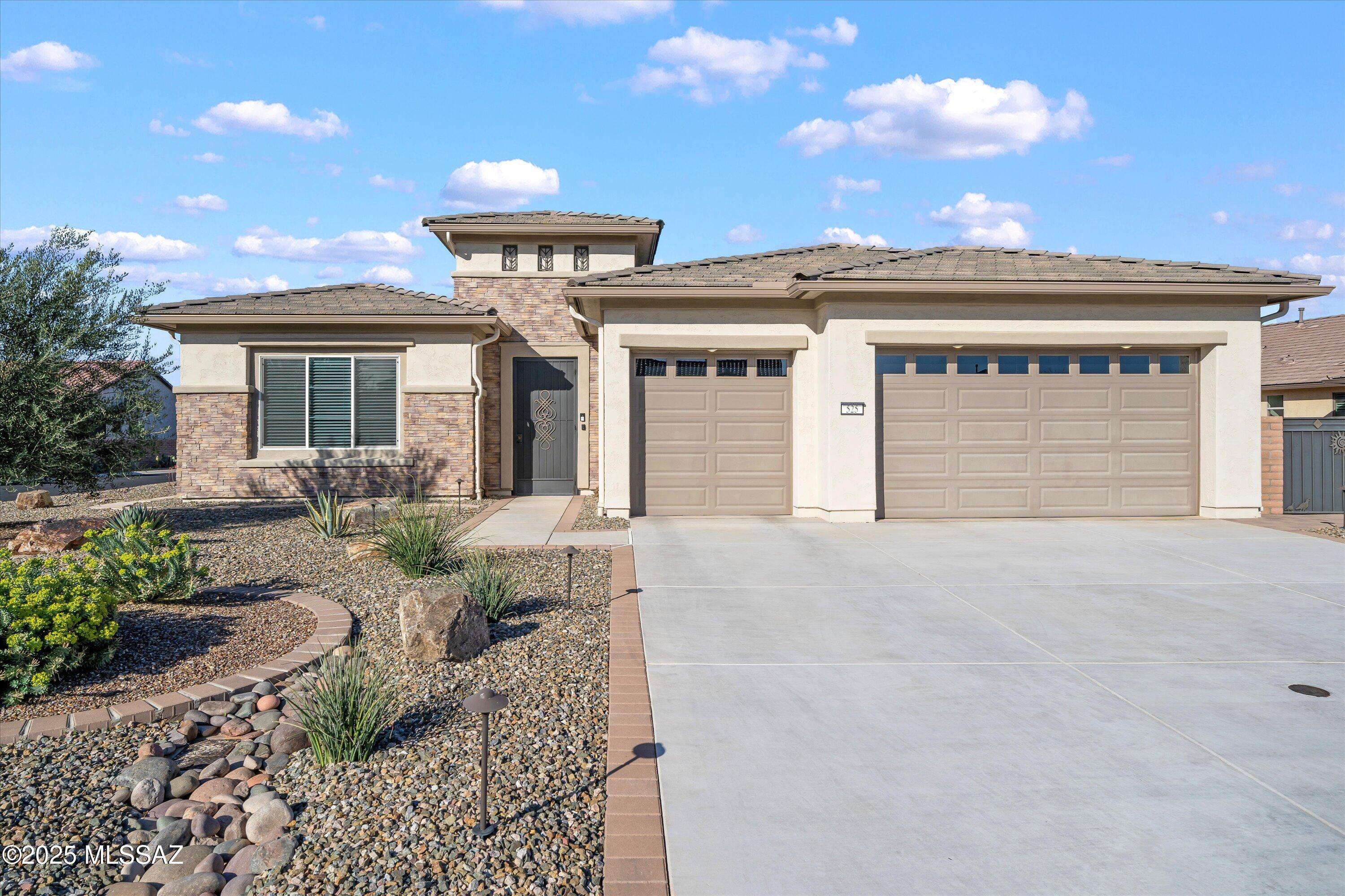 525 N Sonoma Vista Drive, Green Valley, AZ 85614