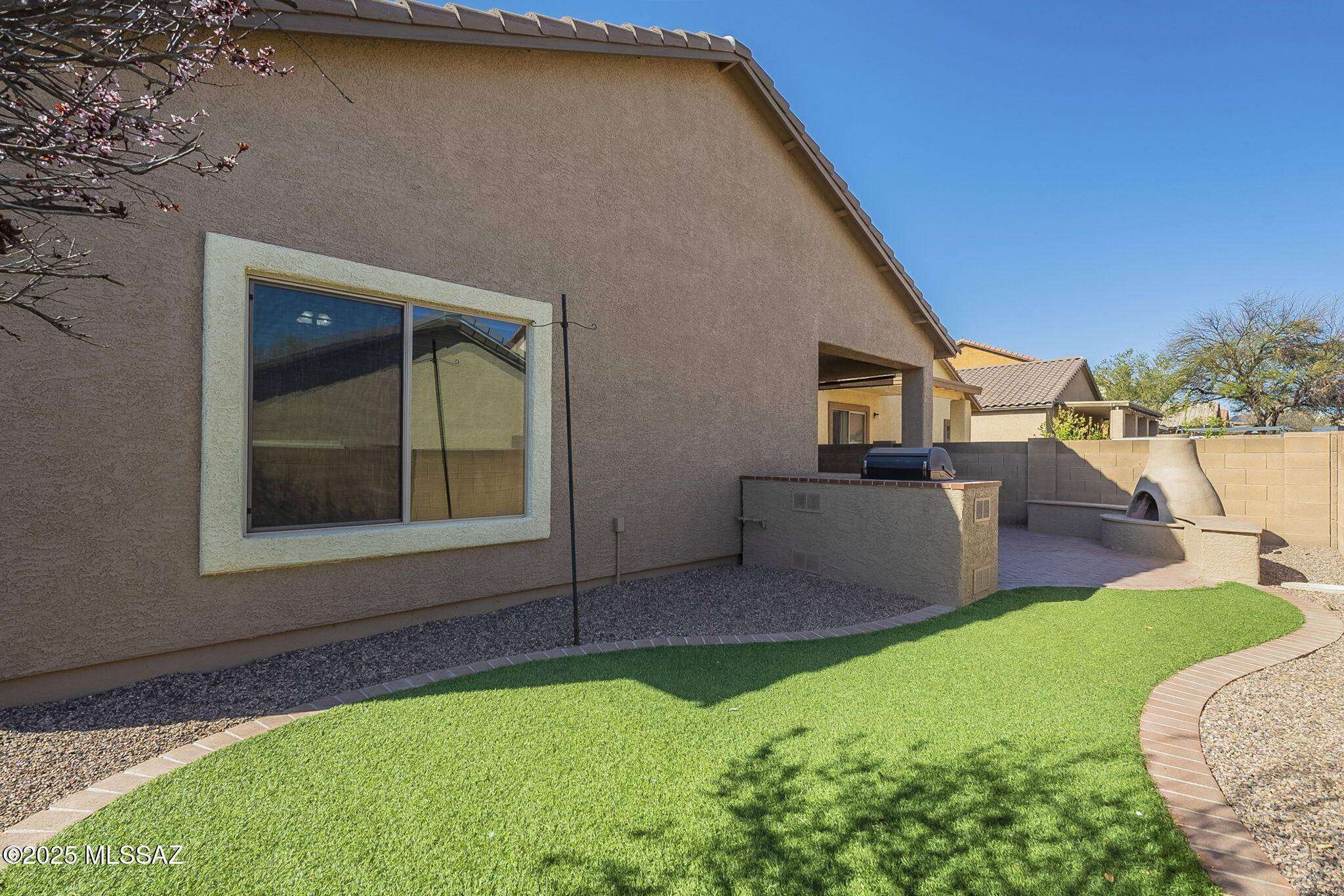 Sahuarita, AZ 85629,866 W Calle Valenciana