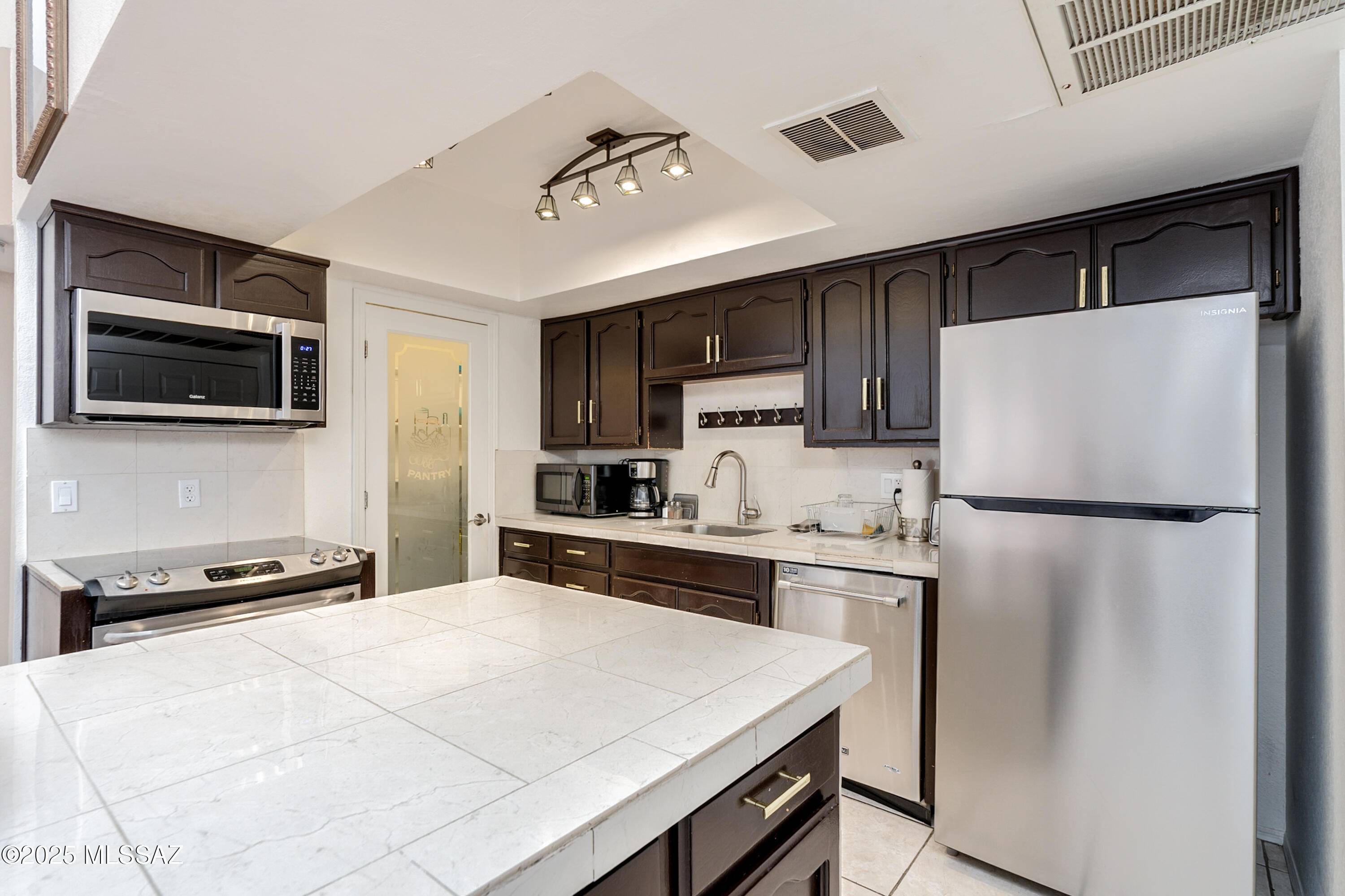 1200 E River Road #J127, Tucson, AZ 85718