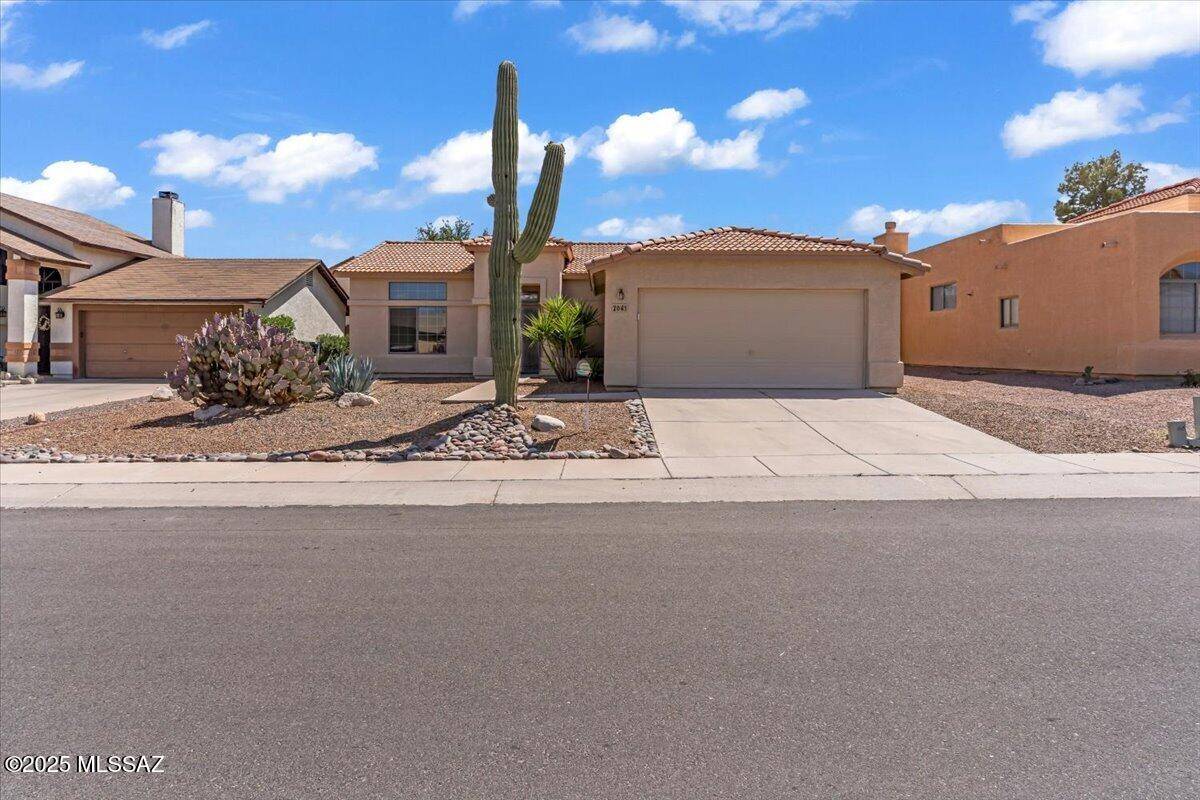 2641 W Camino De Las Grutas, Tucson, AZ 85742