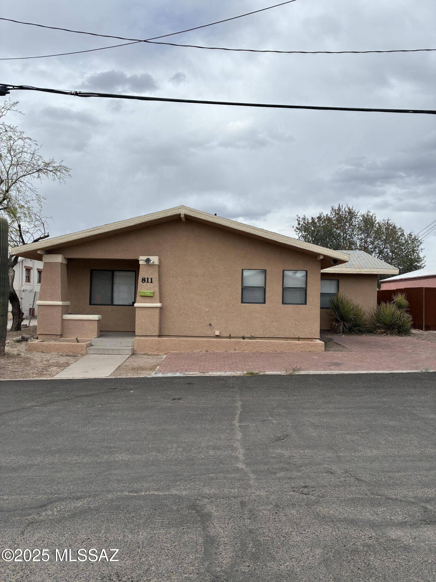 811 E Caddie Street, Tucson, AZ 85719