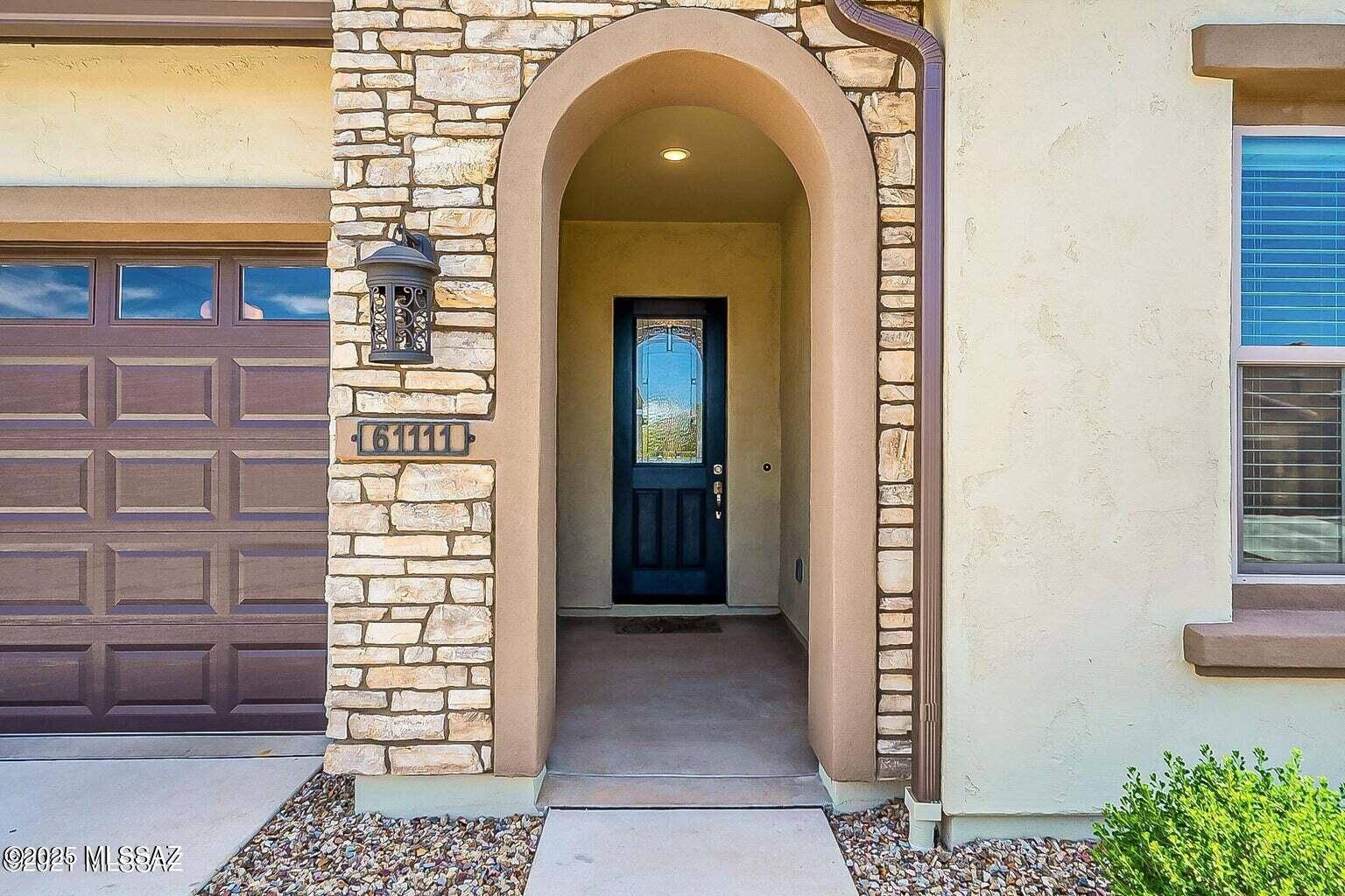 Oracle, AZ 85623,61111 E Flint Drive