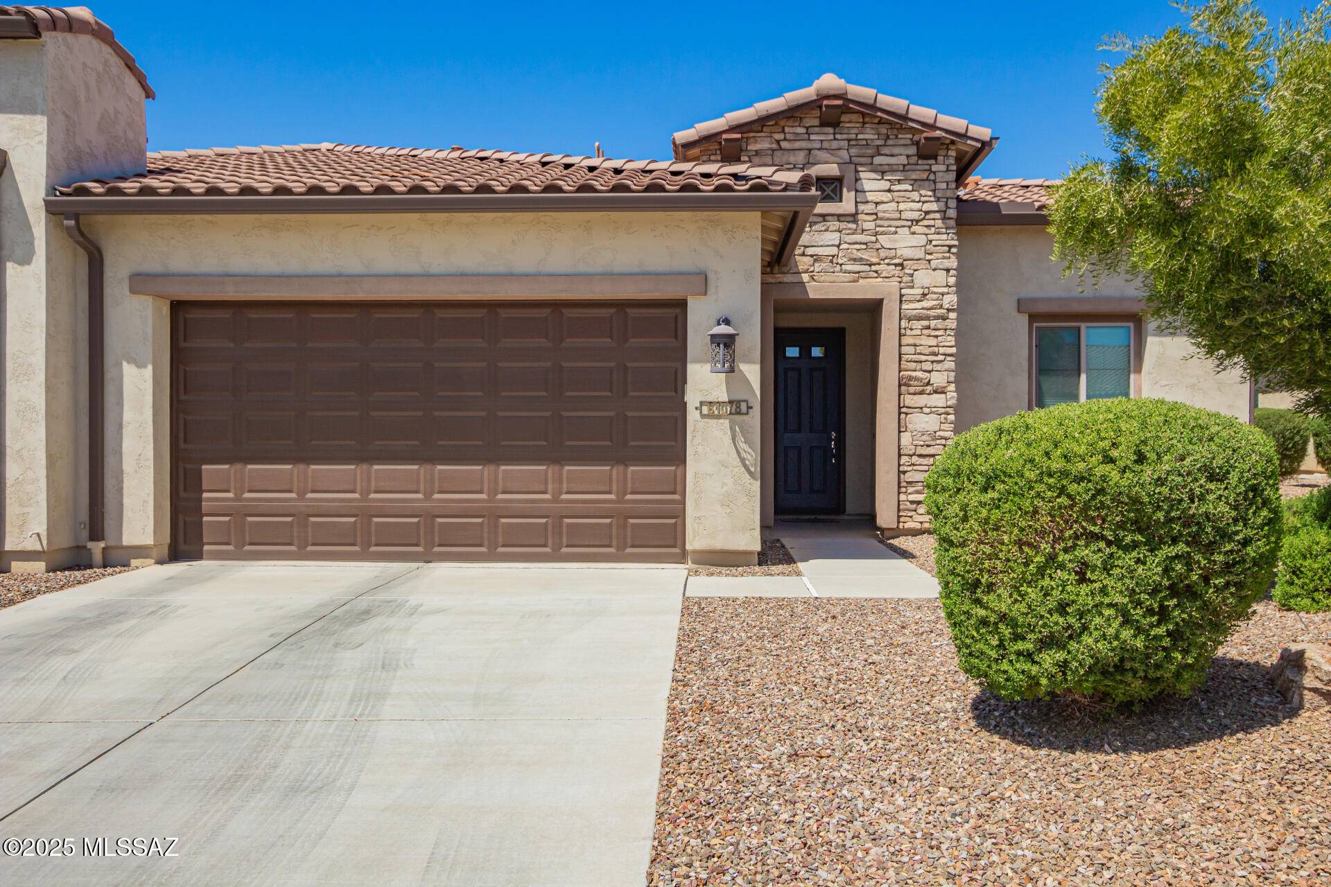 61078 E Shale Road, Oracle, AZ 85623