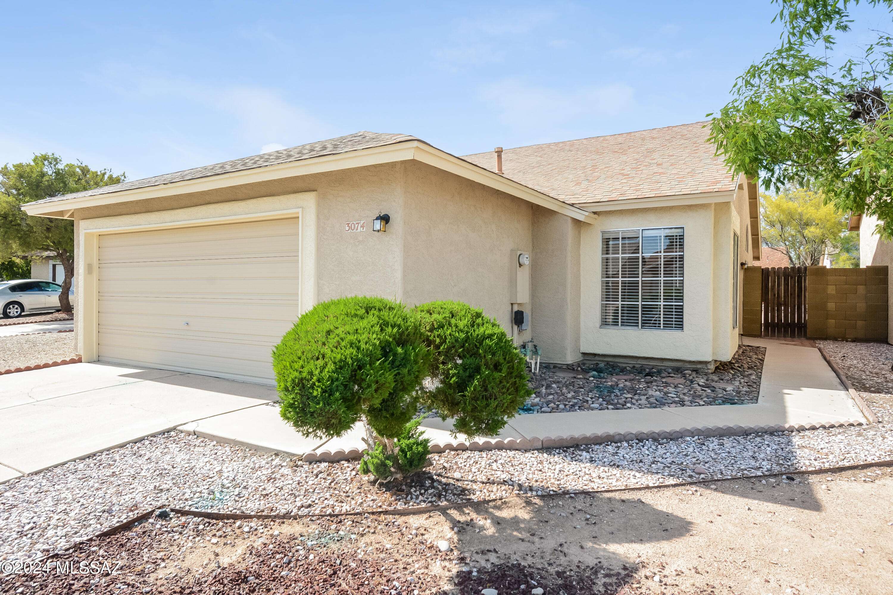 3074 W Placita Del Pasillo, Tucson, AZ 85746