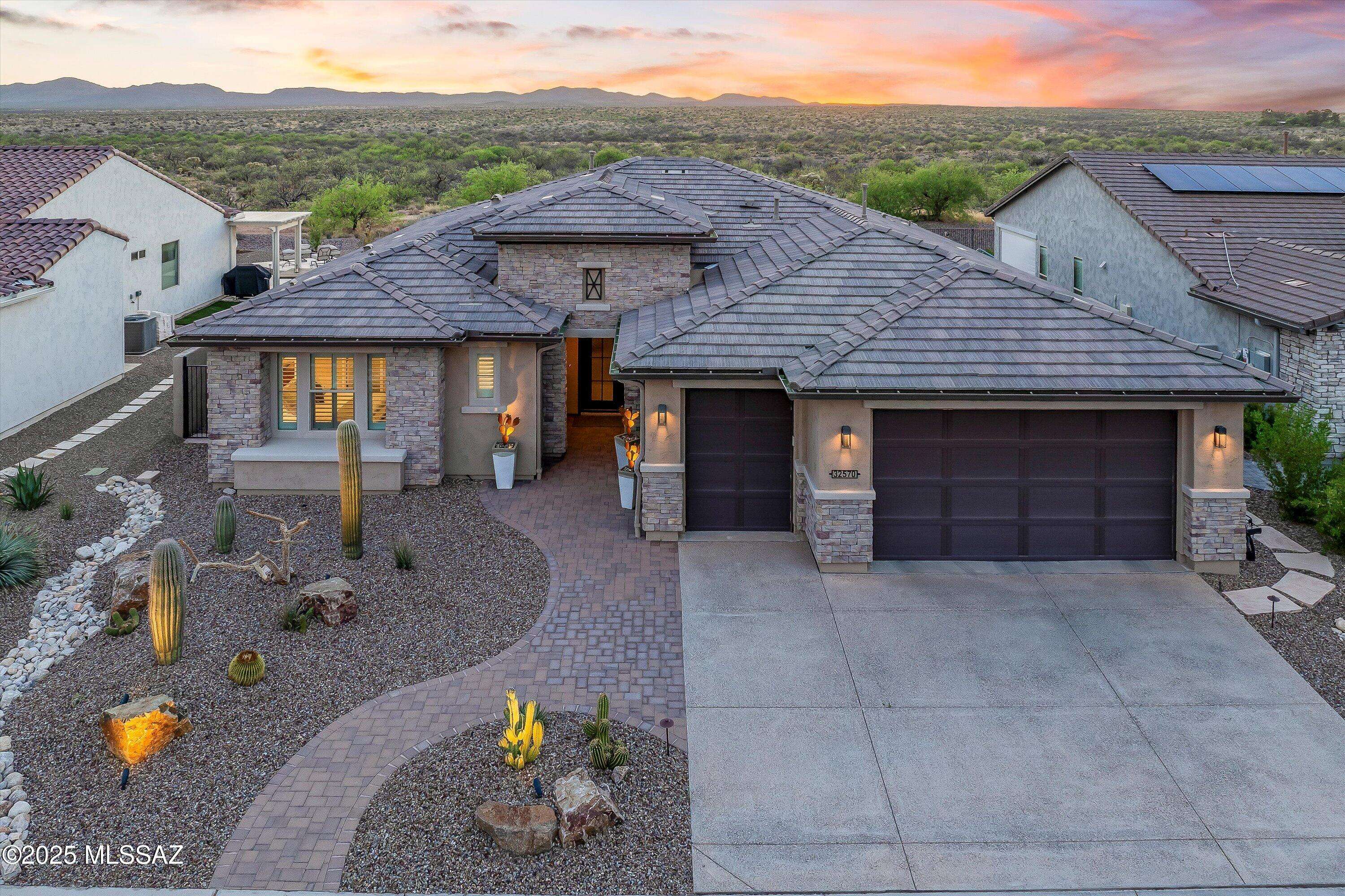 32570 S Cattle Trail, Oracle, AZ 85623