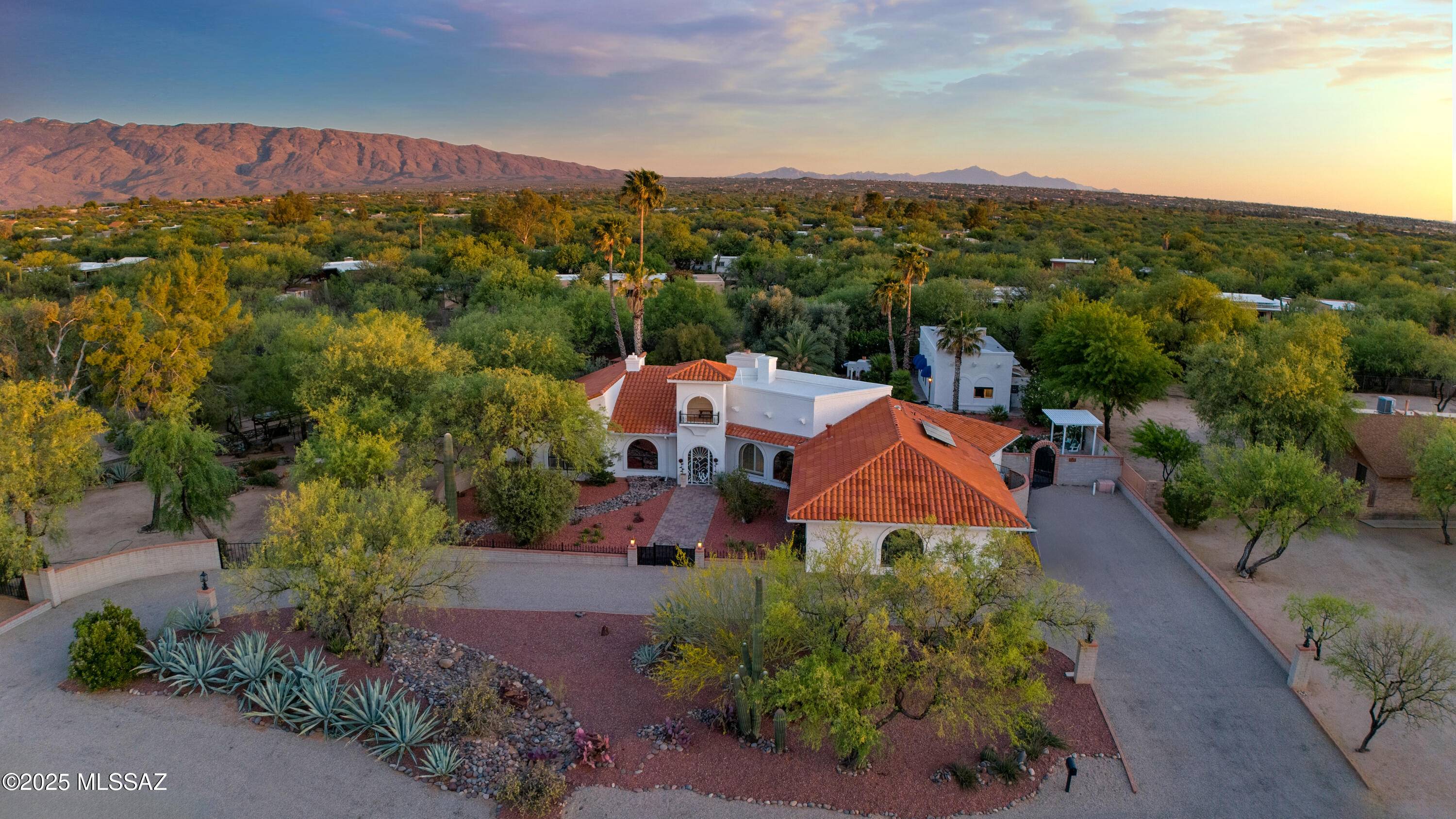 11260 E Prince Road, Tucson, AZ 85749