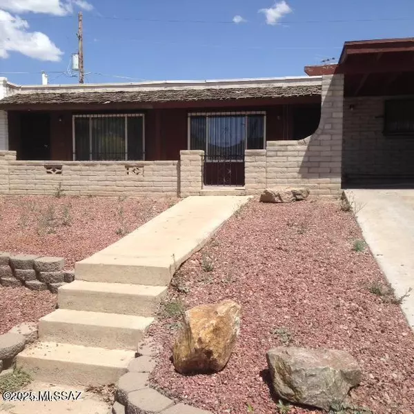 2661 S Enchanted Hills Drive, Tucson, AZ 85713