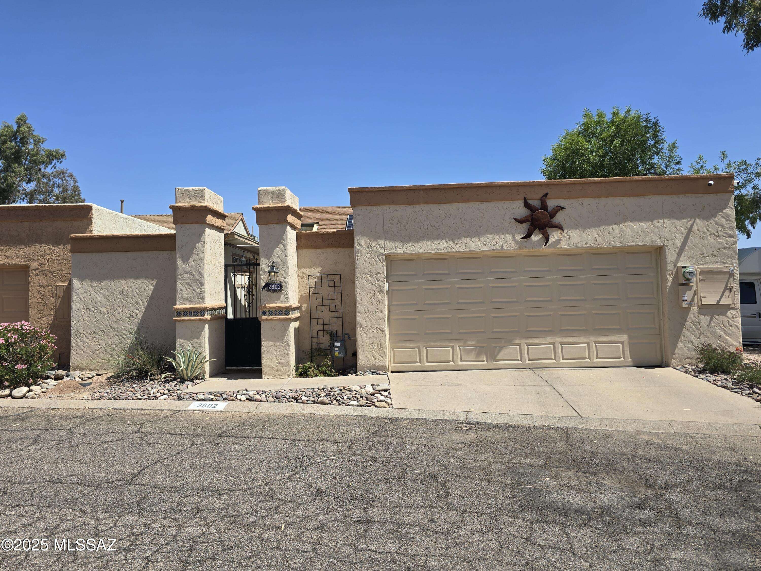 2802 W Carnation Place, Tucson, AZ 85745