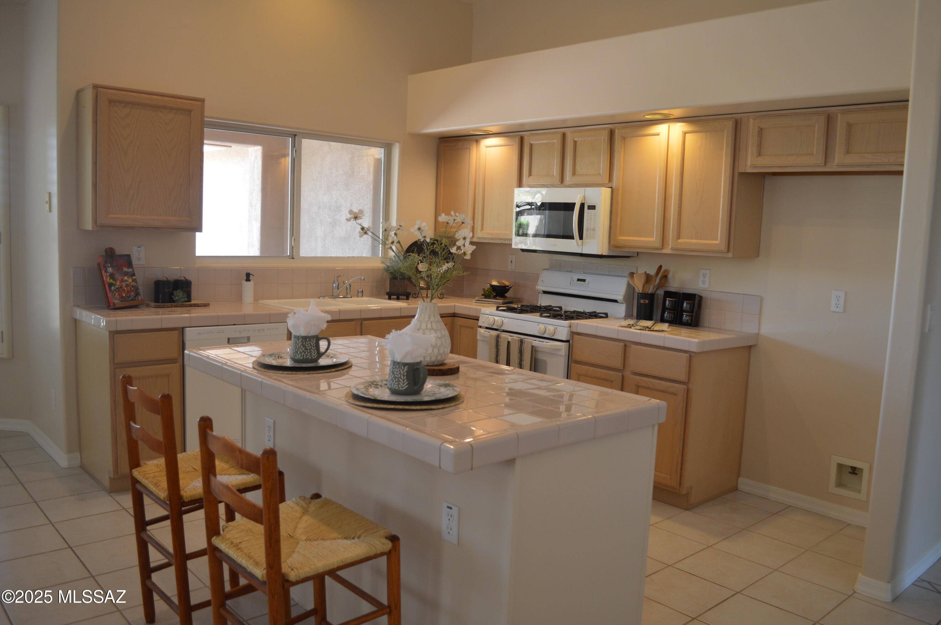 Tucson, AZ 85737,1645 E Ganymede Drive
